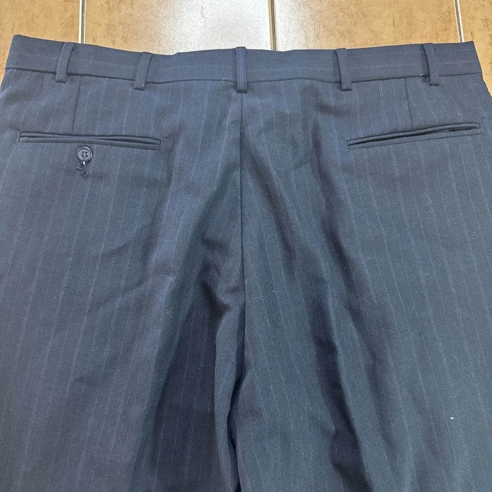 Towncraft Blue Pin Stripe 2-Piece Suit Sz 42R Jacket 38 x 32 Pant VTG Wool Blend